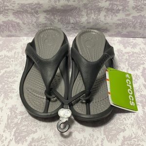 Crocs women size 6 NWT